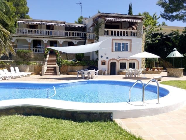 Chalet de 5 habitaciones en Calvià Pueblo, Calvià en venta con piscina garaje - 2.650.000 € (Ref: 10142964)