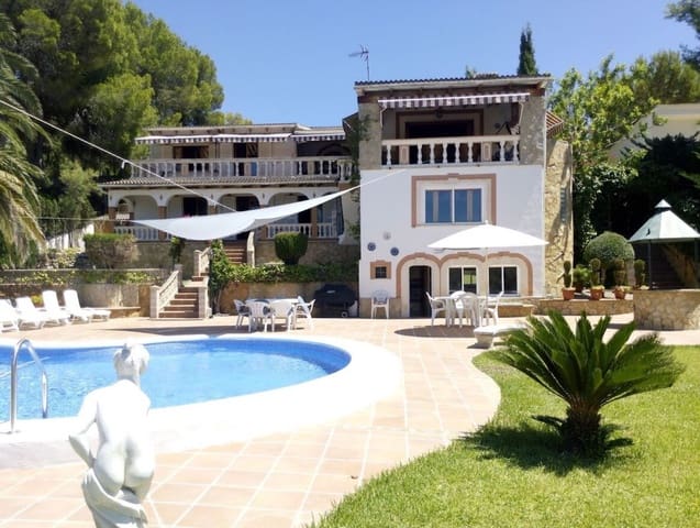 Chalet de 5 habitaciones en Calvià Pueblo, Calvià en venta con piscina garaje - 2.650.000 € (Ref: 10142964)