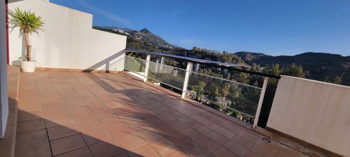 2 sovrum Lägenhet till salu i Benahavis med pool garage - 290 000 € (Ref: 10142984)