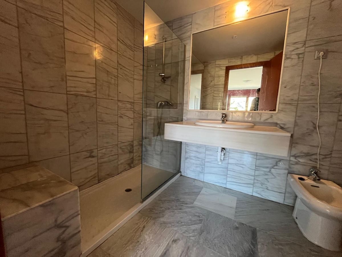 2 sovrum Lägenhet till salu i Benahavis med pool garage - 290 000 € (Ref: 10142984)