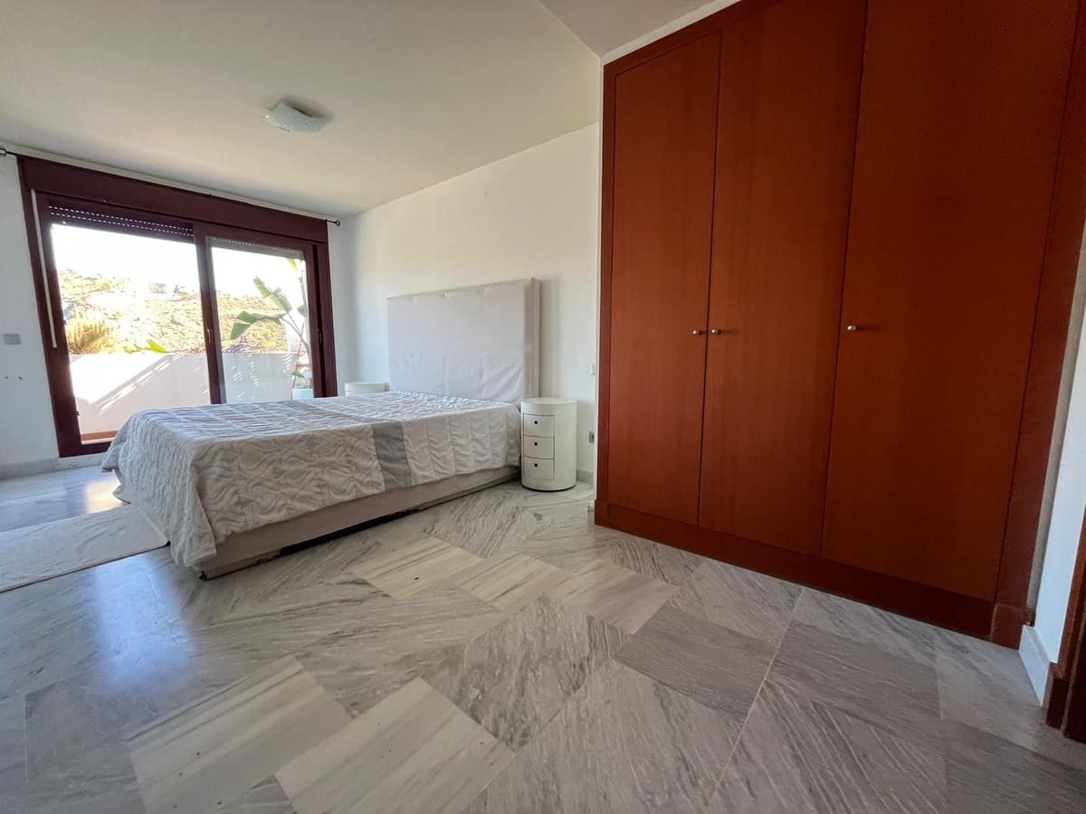 2 sovrum Lägenhet till salu i Benahavis med pool garage - 290 000 € (Ref: 10142984)