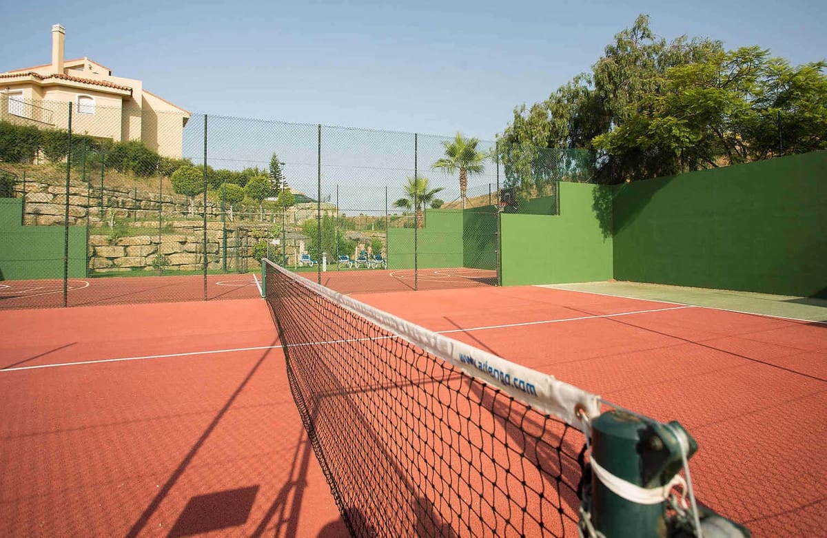Chalet de 4 habitaciones en Riviera del Sol en venta con piscina garaje - 449.950 € (Ref: 10143016)