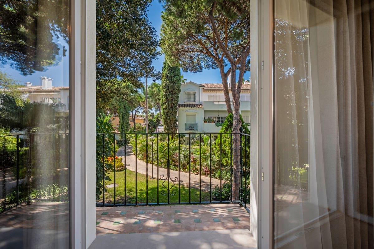 3 Zimmer Apartment zu verkaufen in Atalaya-Isdabe mit Pool - 1.550.000 € (Ref: 10143017)