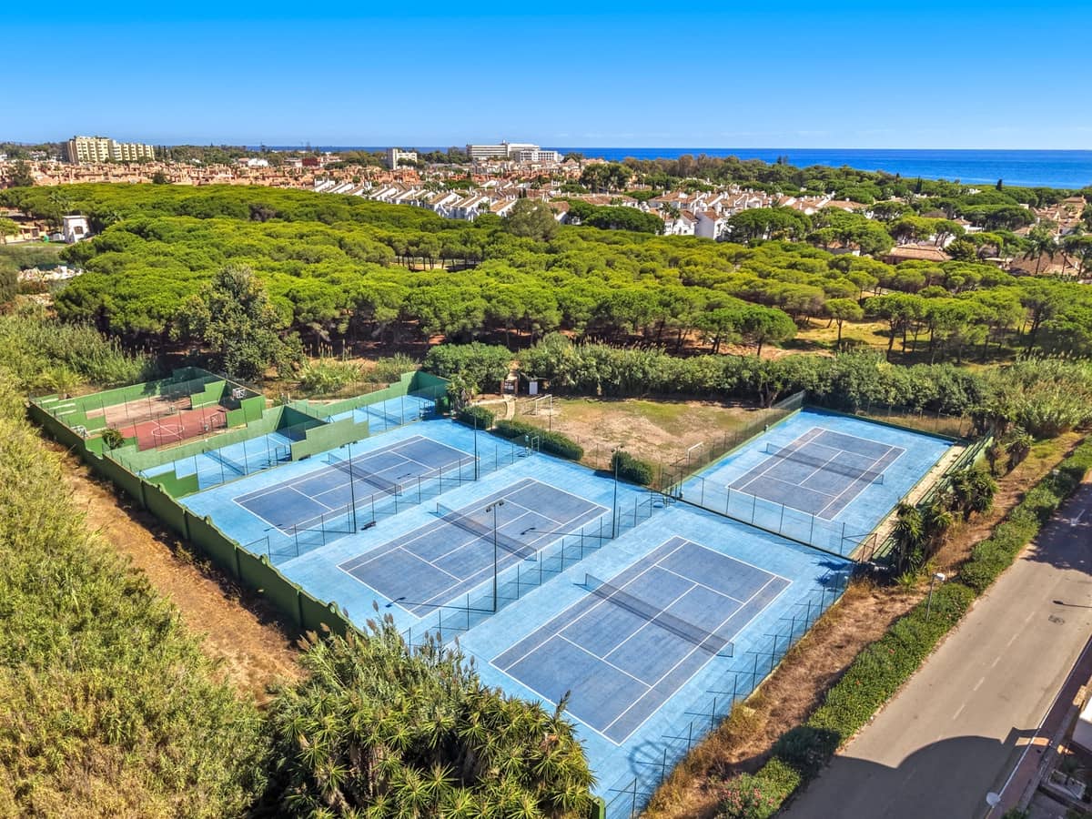 3 Zimmer Apartment zu verkaufen in Atalaya-Isdabe mit Pool - 1.550.000 € (Ref: 10143017)
