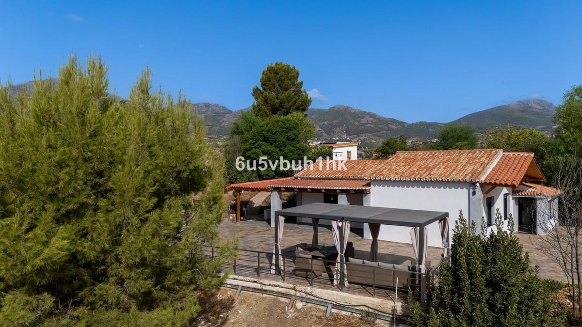 3 soveværelse Finca/Landehus til salg i Casarabonela med swimmingpool - € 425.000 (Ref: 10143023)