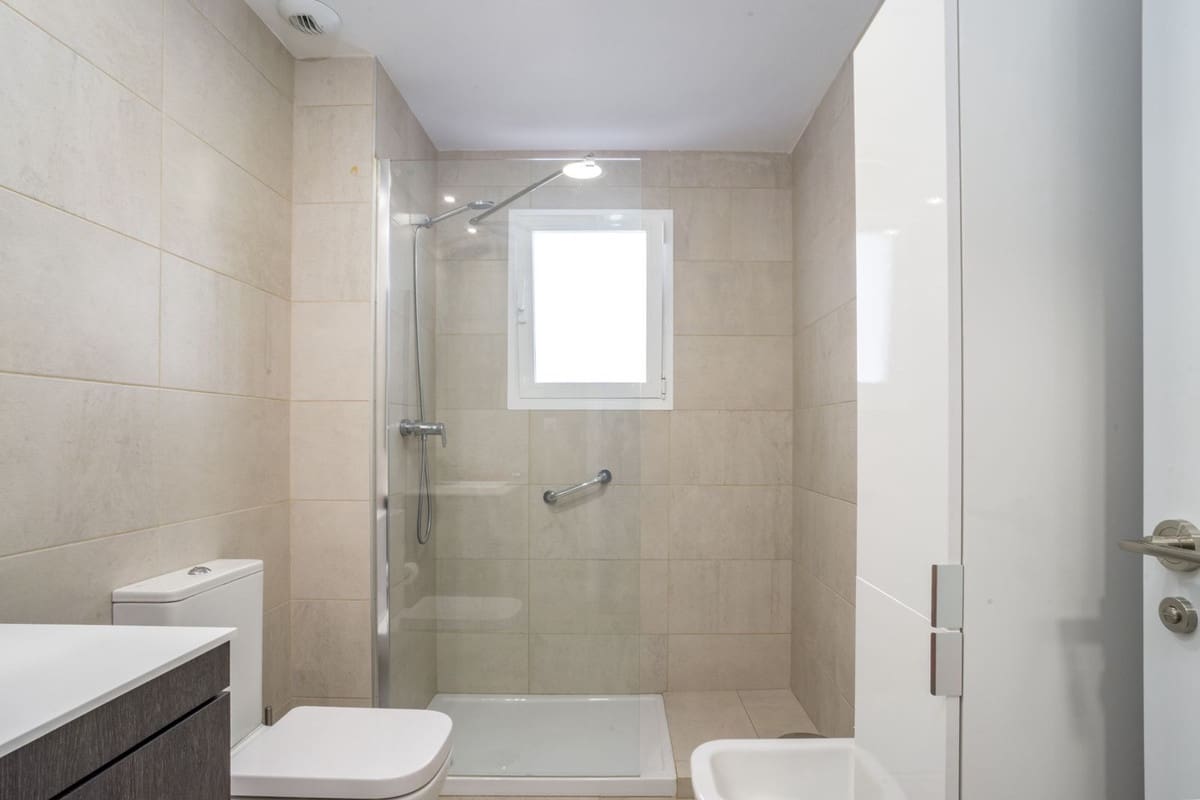 3 chambre Appartement à vendre à Estepona avec piscine garage - 430 000 € (Ref: 10143031)