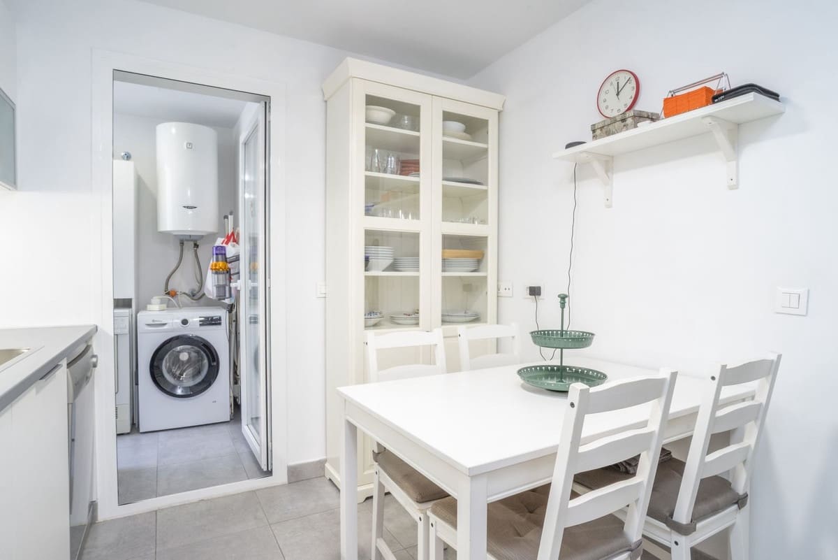 3 chambre Appartement à vendre à Estepona avec piscine garage - 430 000 € (Ref: 10143031)