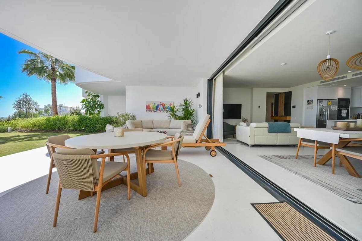 3 bedroom Apartment for sale in Marbella with pool garage - € 1,250,000 (Ref: 10143037)
