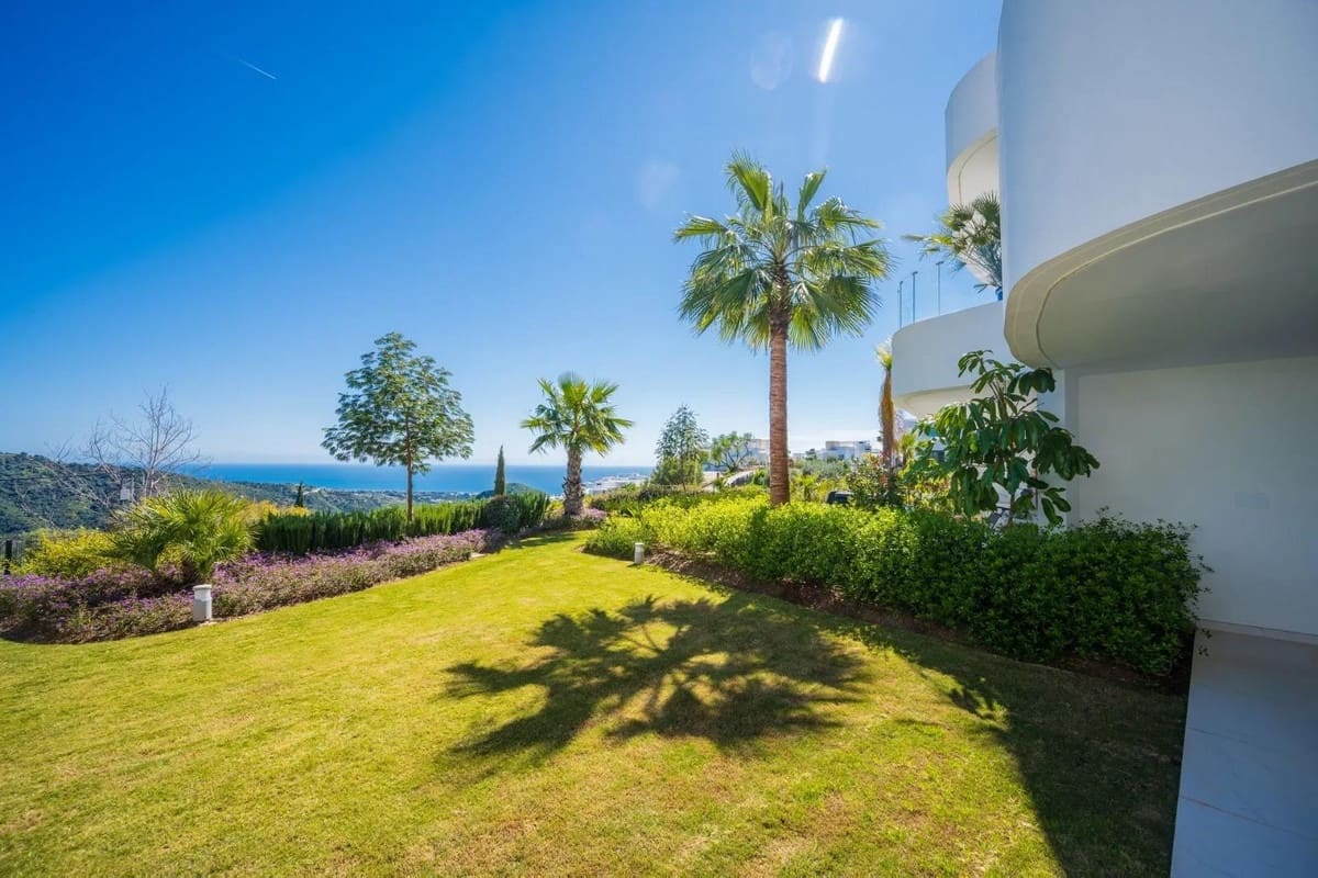 3 bedroom Apartment for sale in Marbella with pool garage - € 1,250,000 (Ref: 10143037)