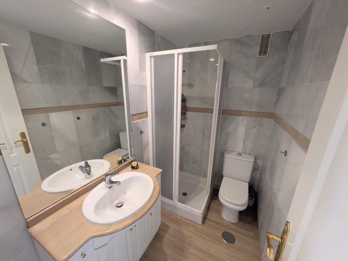 2 makuuhuone Huoneisto myytävänä paikassa Benalmadena mukana uima-altaan 
autotalli - 850 000 € (Ref: 10143040)