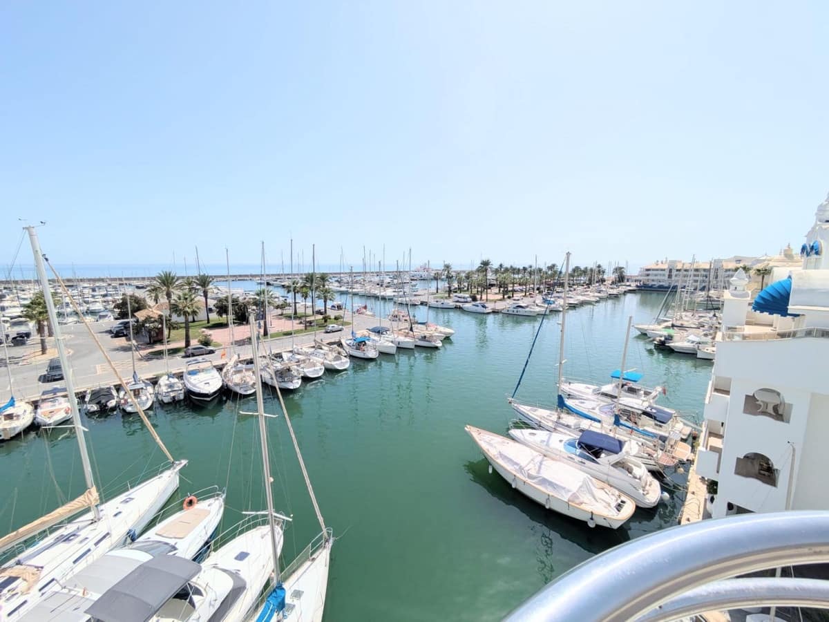 2 makuuhuone Huoneisto myytävänä paikassa Benalmadena mukana uima-altaan 
autotalli - 850 000 € (Ref: 10143040)