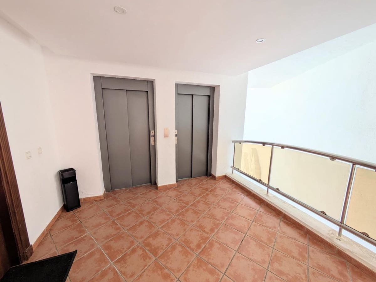 2 makuuhuone Huoneisto myytävänä paikassa Benalmadena mukana uima-altaan 
autotalli - 850 000 € (Ref: 10143040)