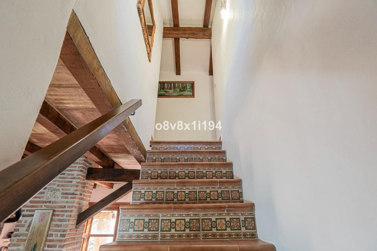 5 bedroom Finca/Country House for sale in Jubrique with pool - € 995,000 (Ref: 10143054)