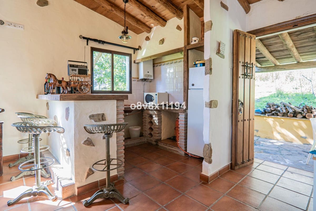 5 bedroom Finca/Country House for sale in Jubrique with pool - € 995,000 (Ref: 10143054)
