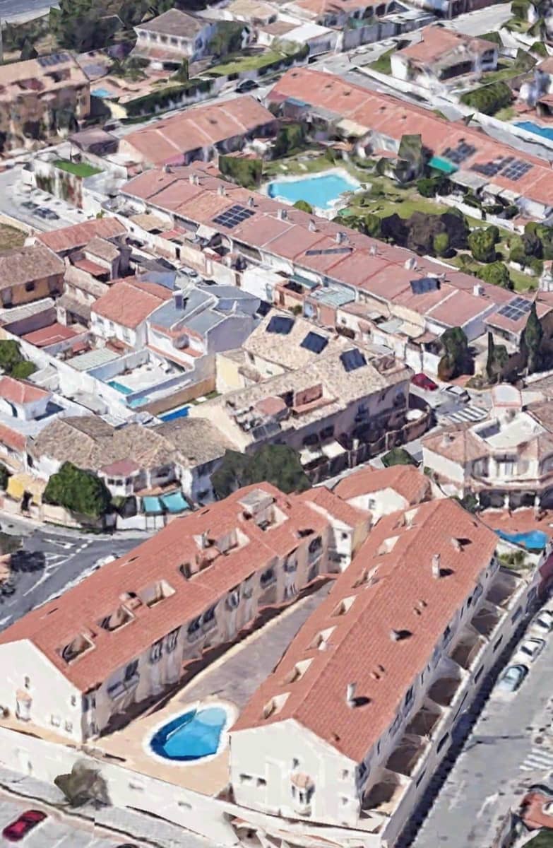 4 chambre Maison de Ville à vendre à Fuengirola avec piscine garage - 499 000 € (Ref: 10143068)