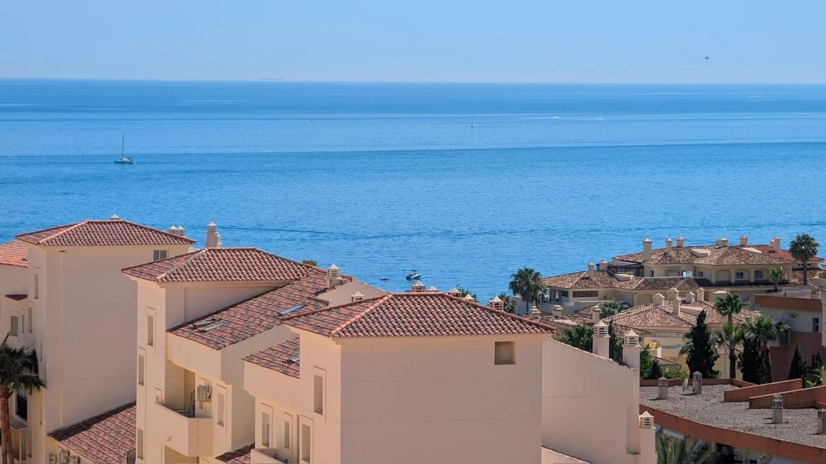 2 soverom Leilighet til salgs i Benalmadena med svømmebasseng garasje - € 336 000 (Ref: 10143073)