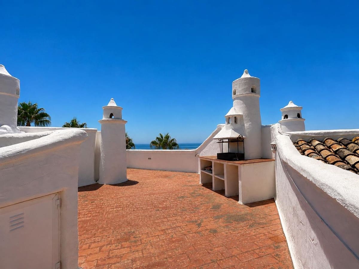 2 quarto Apartamento para venda em Calahonda com piscina - 475 000 € (Ref: 10143093)