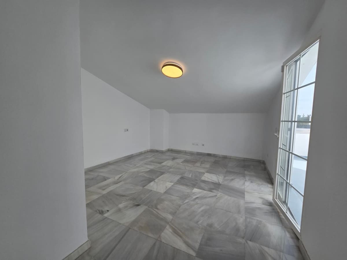 3 bedroom Townhouse for sale in Marbella with pool garage - € 1,650,000 (Ref: 10143094)