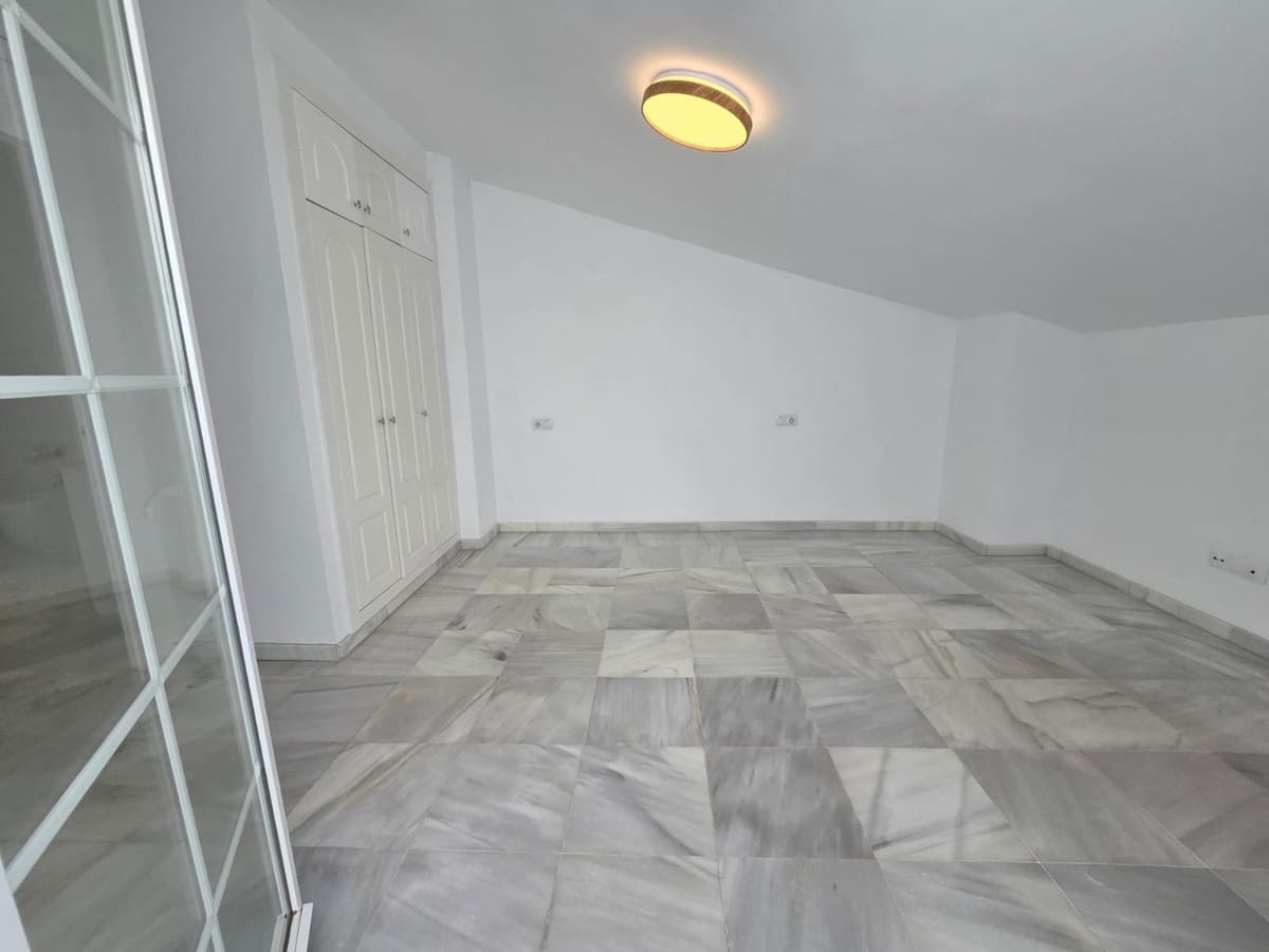 3 bedroom Townhouse for sale in Marbella with pool garage - € 1,650,000 (Ref: 10143094)