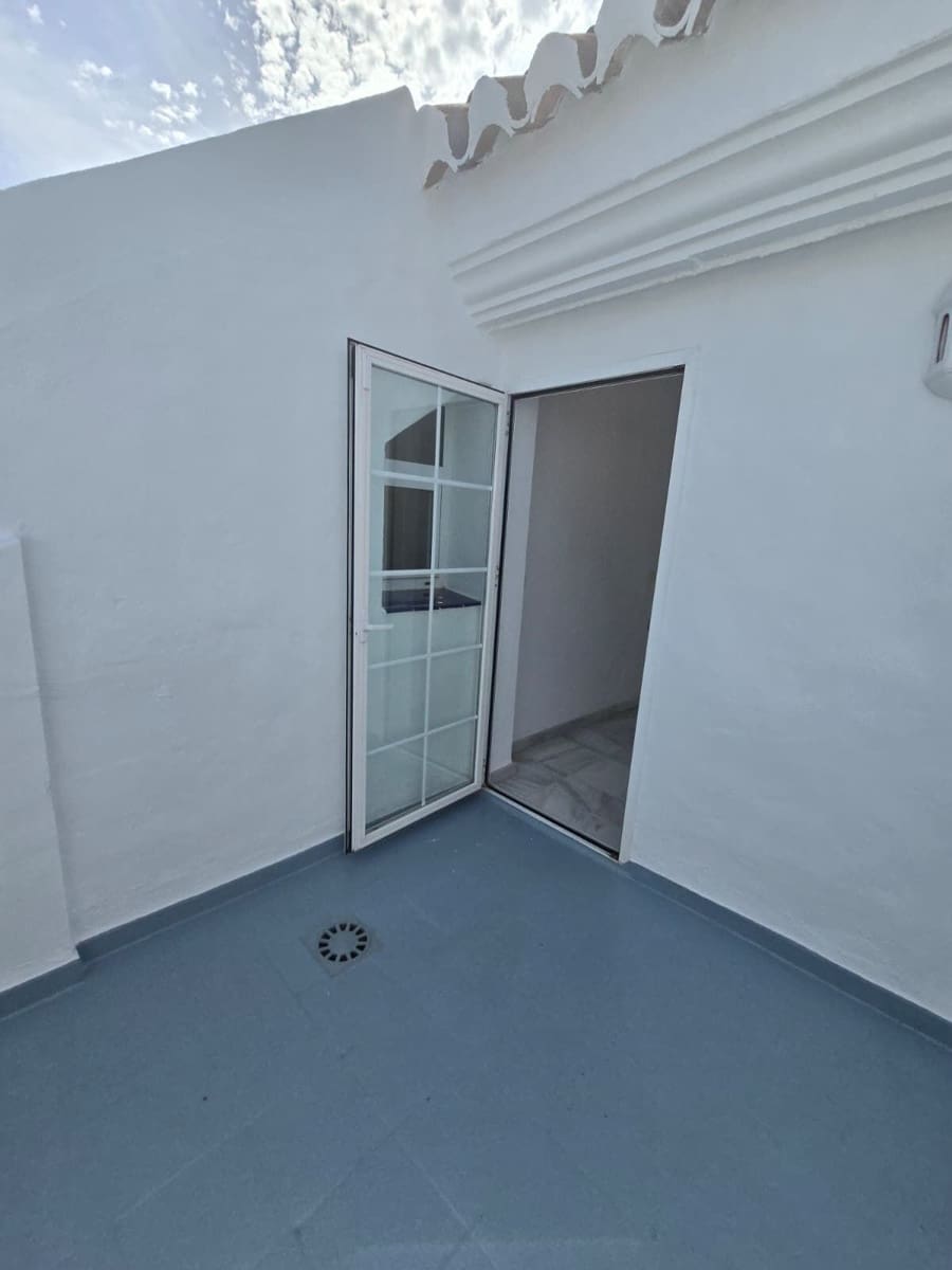 3 bedroom Townhouse for sale in Marbella with pool garage - € 1,650,000 (Ref: 10143094)