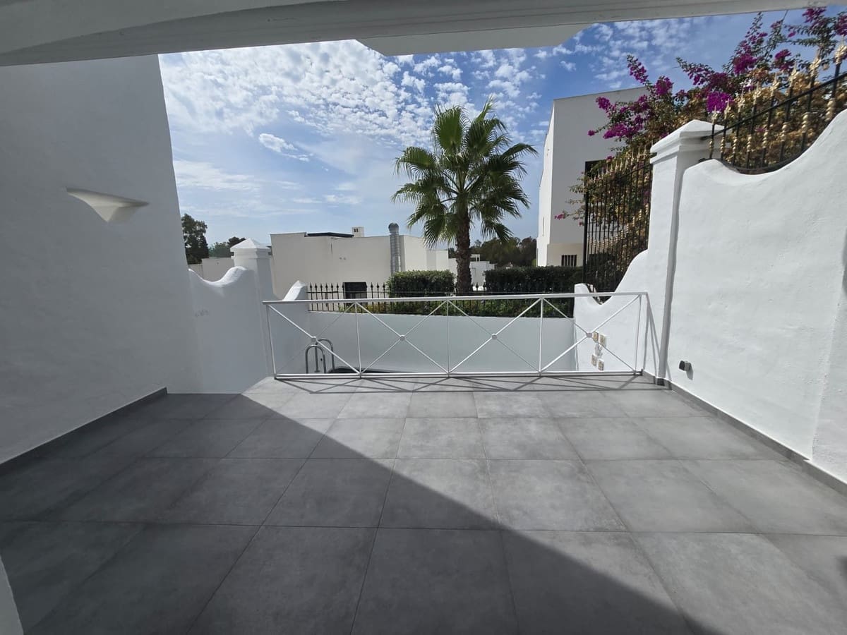 3 bedroom Townhouse for sale in Marbella with pool garage - € 1,650,000 (Ref: 10143094)