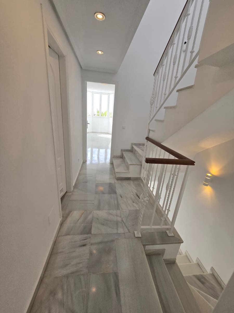 3 bedroom Townhouse for sale in Marbella with pool garage - € 1,650,000 (Ref: 10143094)