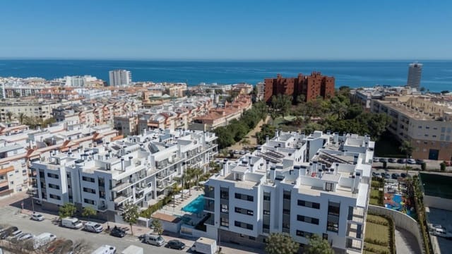 3 chambre Appartement à vendre à Puerto de Estepona, Estepona avec piscine garage - 649 000 € (Ref: 10143101)