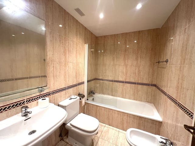 3 quarto Apartamento para venda em Nueva Andalucia, Marbella com piscina - 395 000 € (Ref: 10143103)