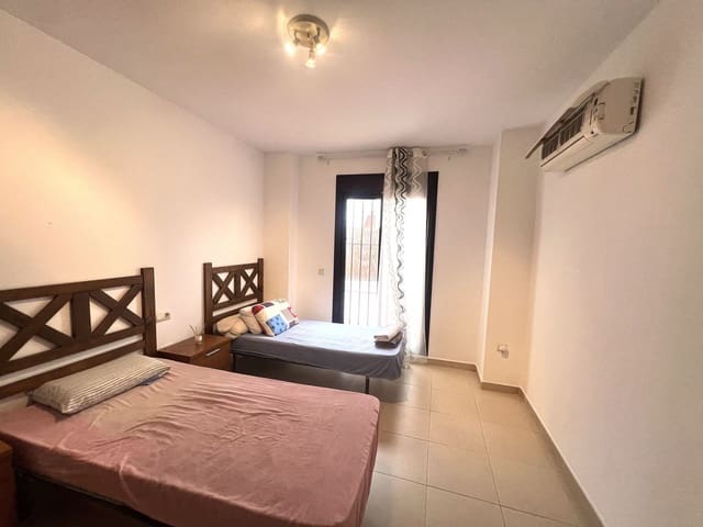 3 quarto Apartamento para venda em Nueva Andalucia, Marbella com piscina - 395 000 € (Ref: 10143103)