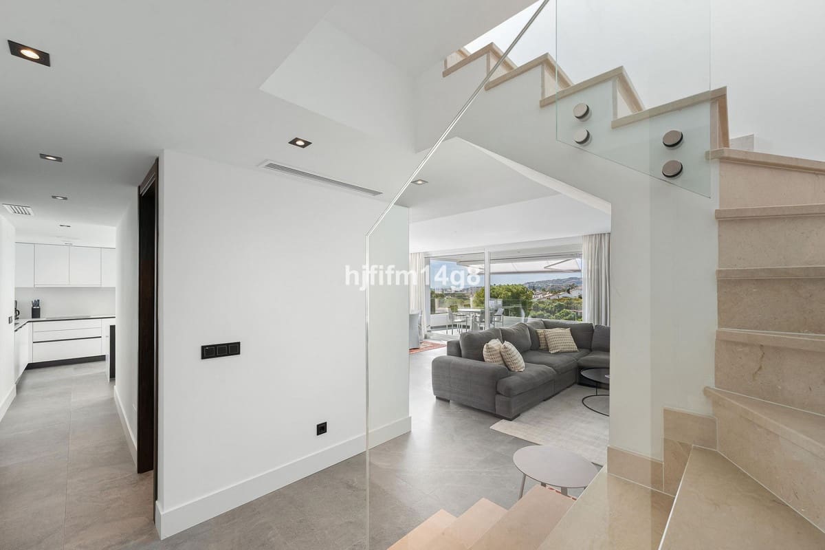 3 slaapkamer Appartement te koop in La Quinta met zwembad garage - € 1.295.000 (Ref: 10143107)