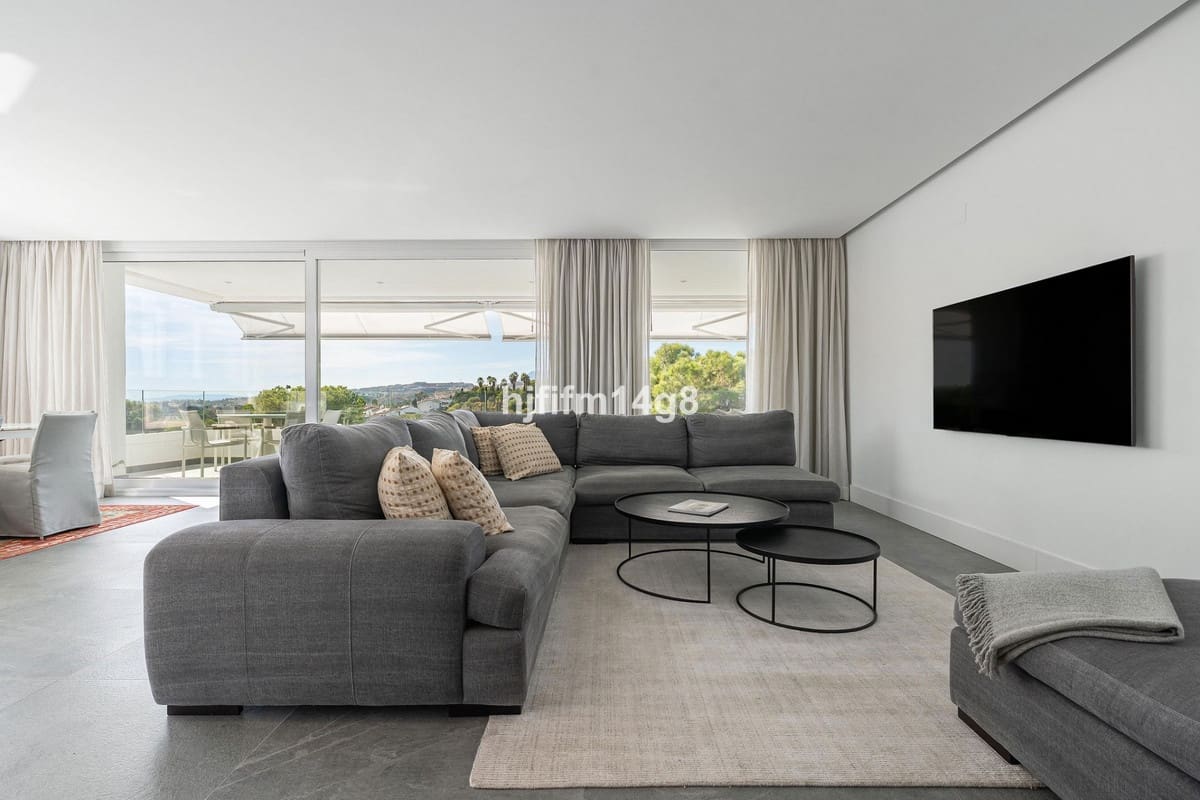 3 slaapkamer Appartement te koop in La Quinta met zwembad garage - € 1.295.000 (Ref: 10143107)