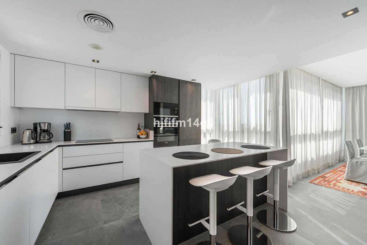3 slaapkamer Appartement te koop in La Quinta met zwembad garage - € 1.295.000 (Ref: 10143107)
