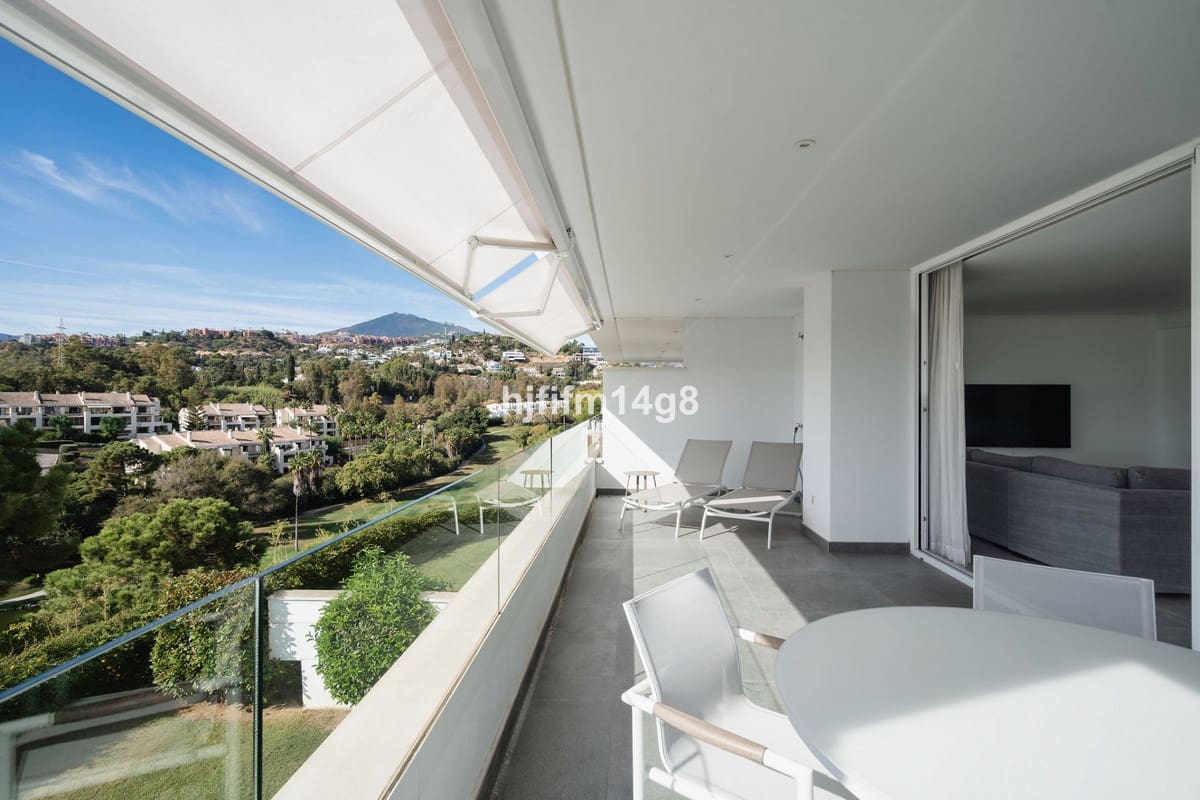 3 slaapkamer Appartement te koop in La Quinta met zwembad garage - € 1.295.000 (Ref: 10143107)