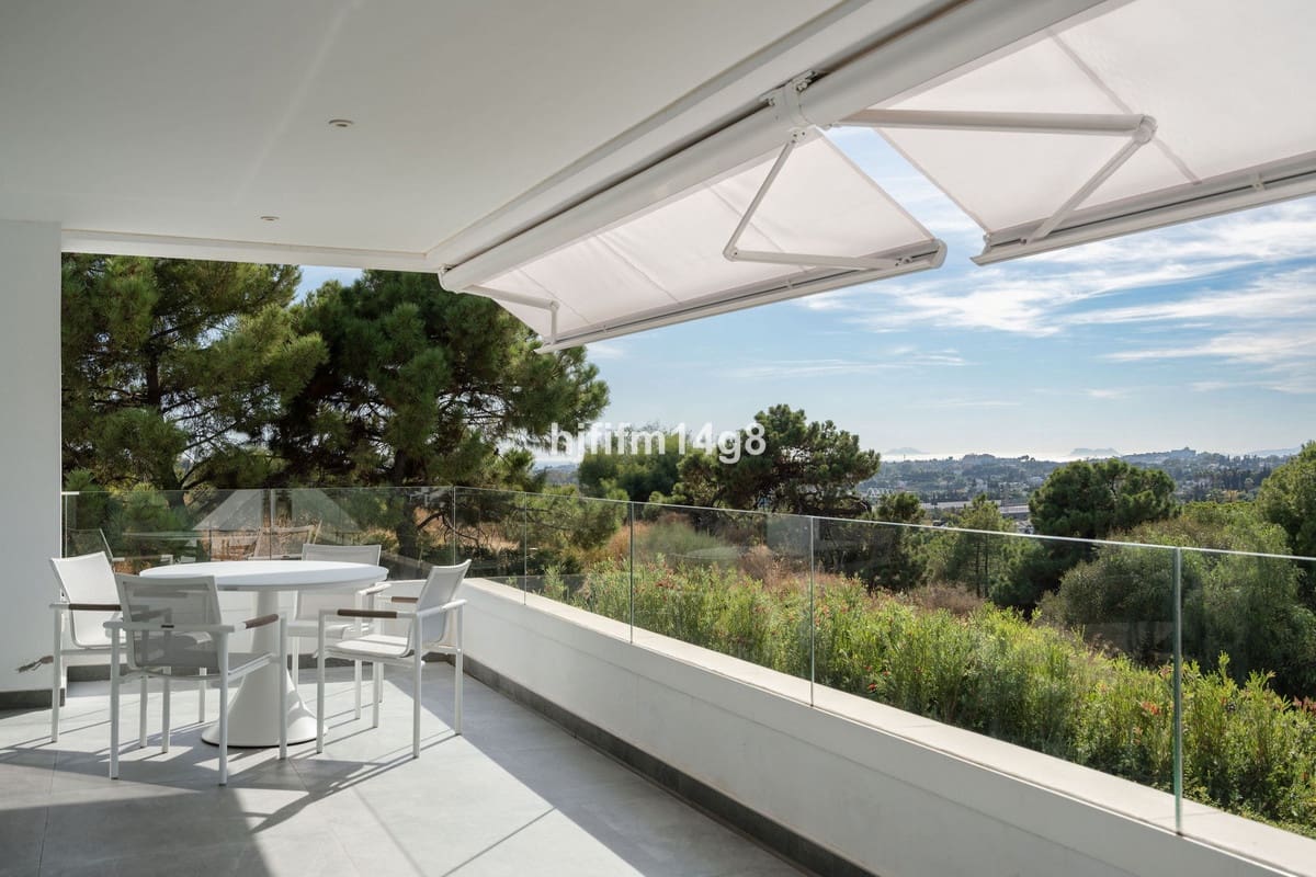 3 slaapkamer Appartement te koop in La Quinta met zwembad garage - € 1.295.000 (Ref: 10143107)