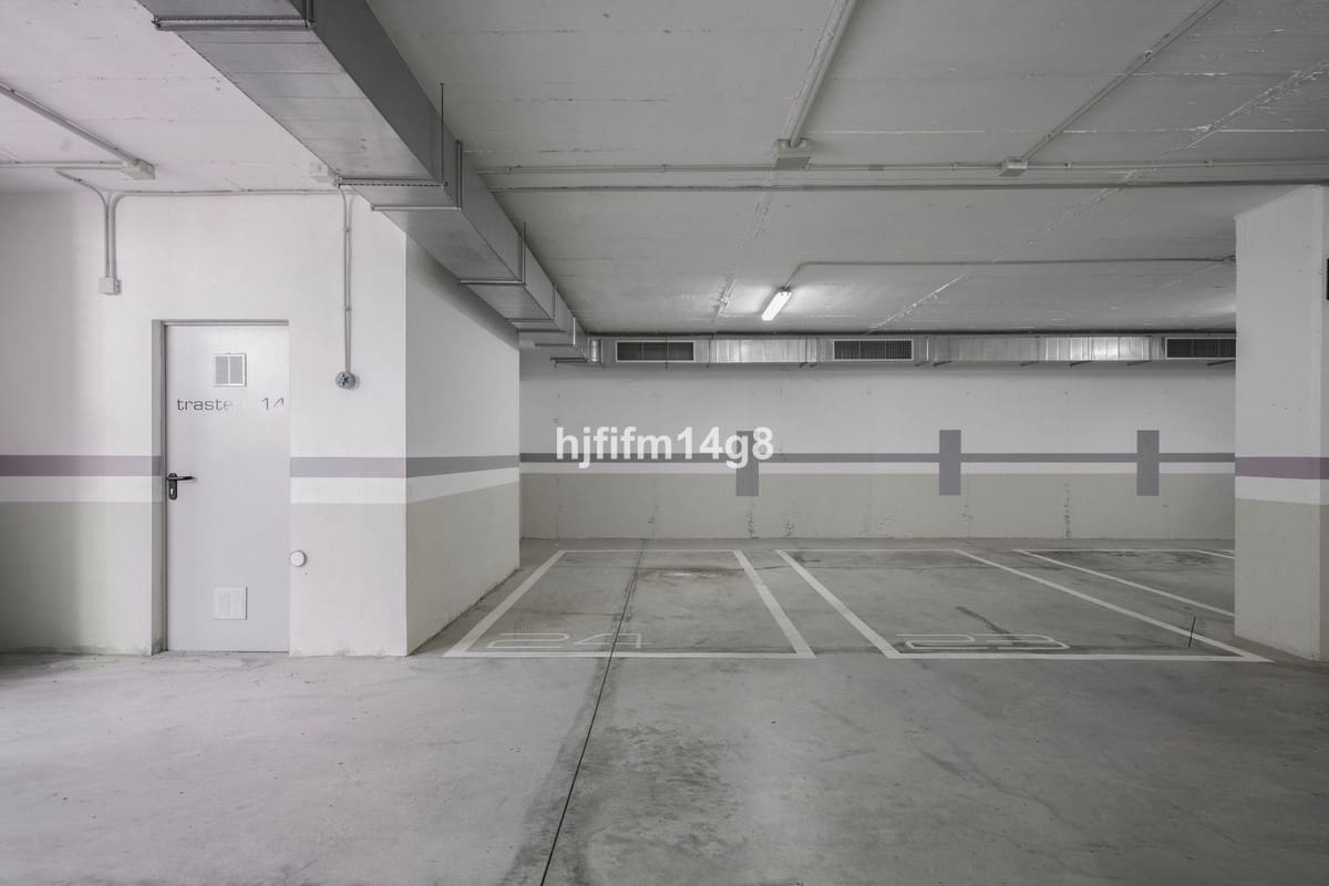 3 slaapkamer Appartement te koop in La Quinta met zwembad garage - € 1.295.000 (Ref: 10143107)