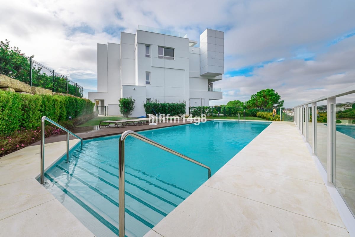 3 slaapkamer Appartement te koop in La Quinta met zwembad garage - € 1.295.000 (Ref: 10143107)