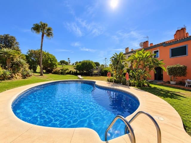 3 soveværelse Villa til salg i Castillo de la Duquesa, Manilva med swimmingpool garage - € 349.000 (Ref: 10143112)