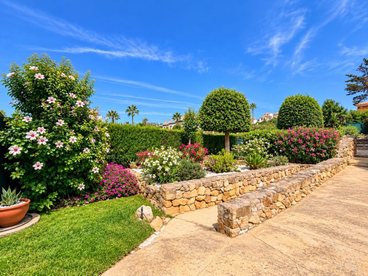 3 bedroom Villa for sale in Manilva with pool garage - € 349,000 (Ref: 10143112)