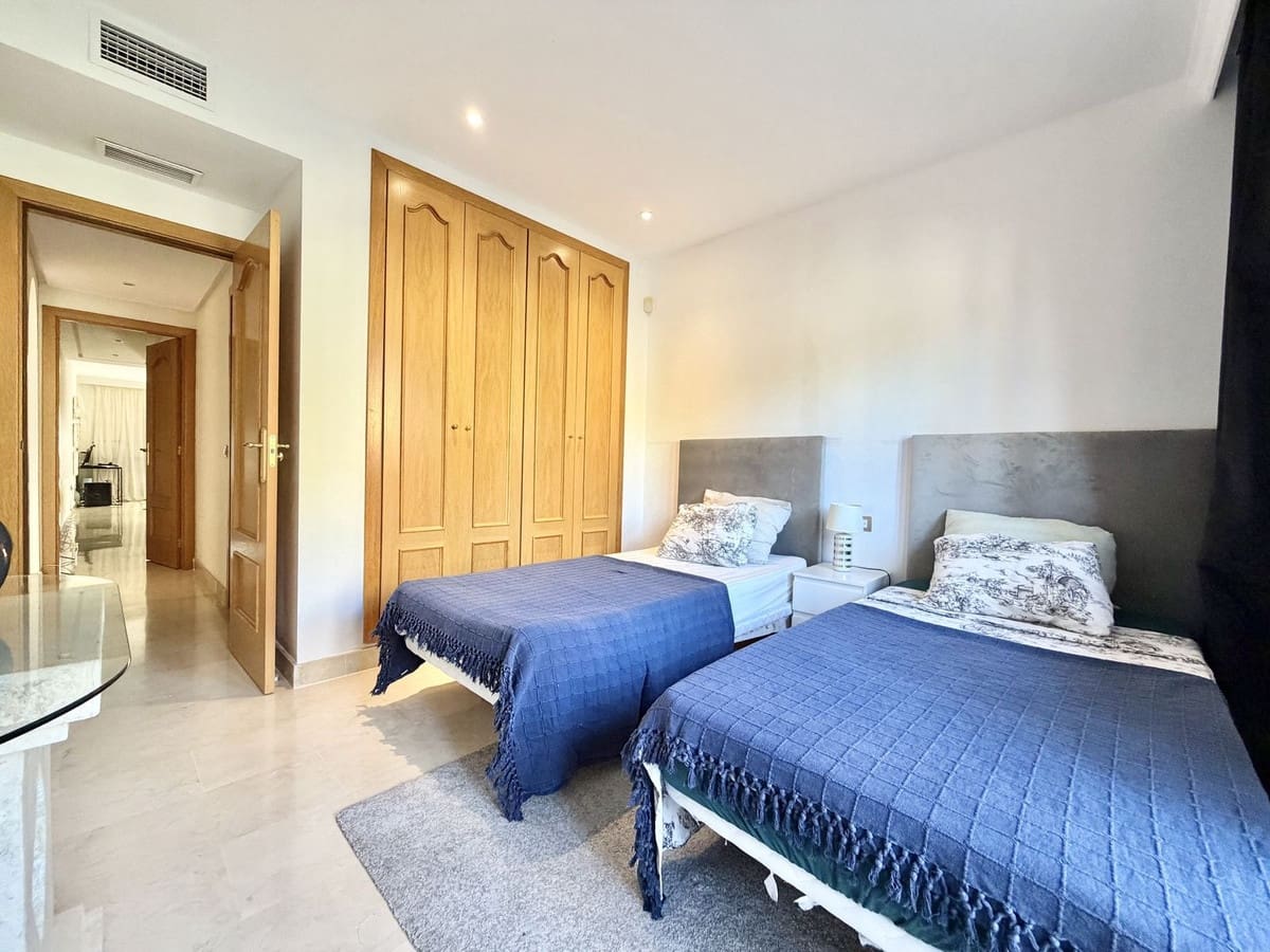 2 sypialnia Apartament na sprzedaż w Benahavis z basenem garażem - 445 000 € (Ref: 10143117)