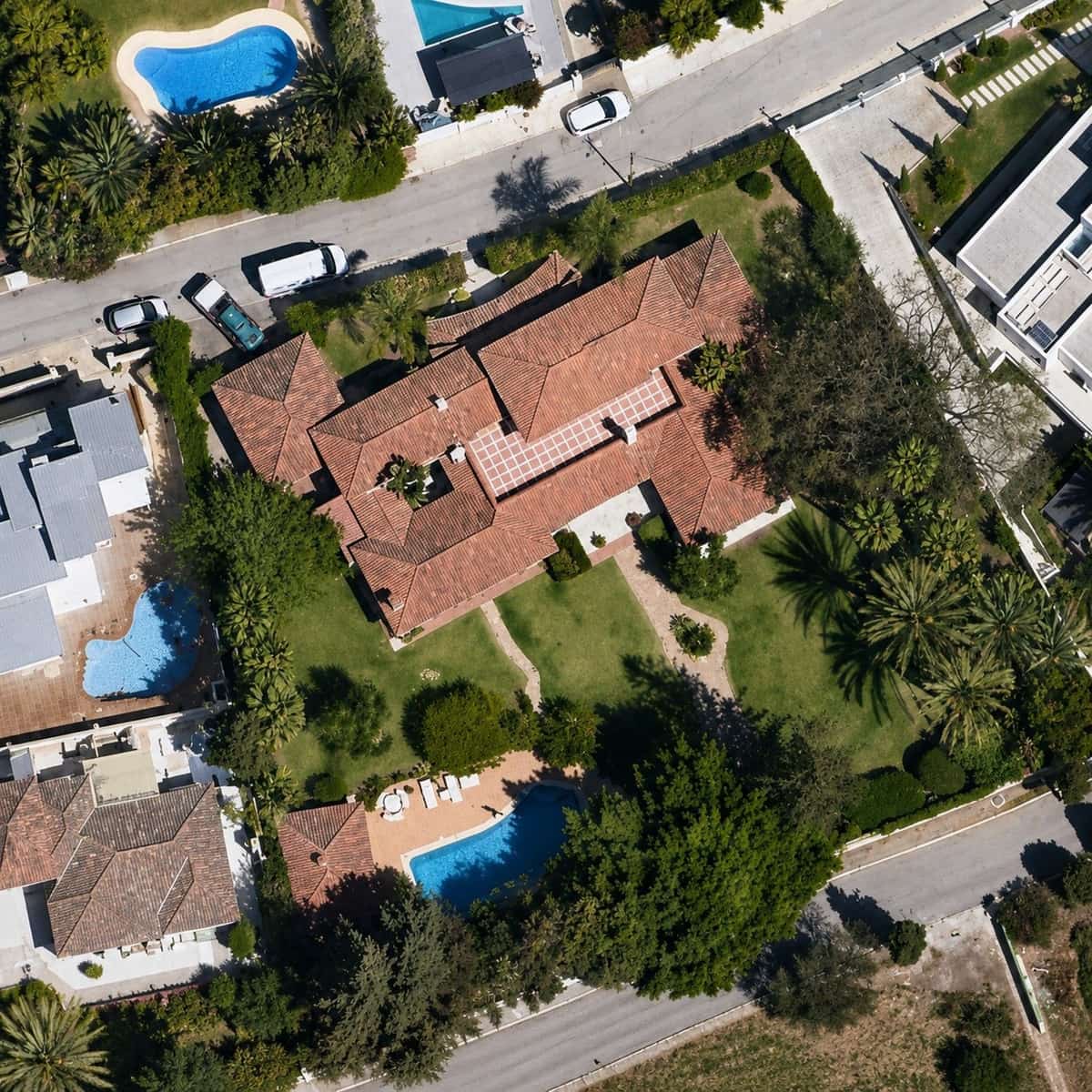 6 chambre Villa/Maison à vendre à El Paraiso avec piscine garage - 3 750 000 € (Ref: 10143118)