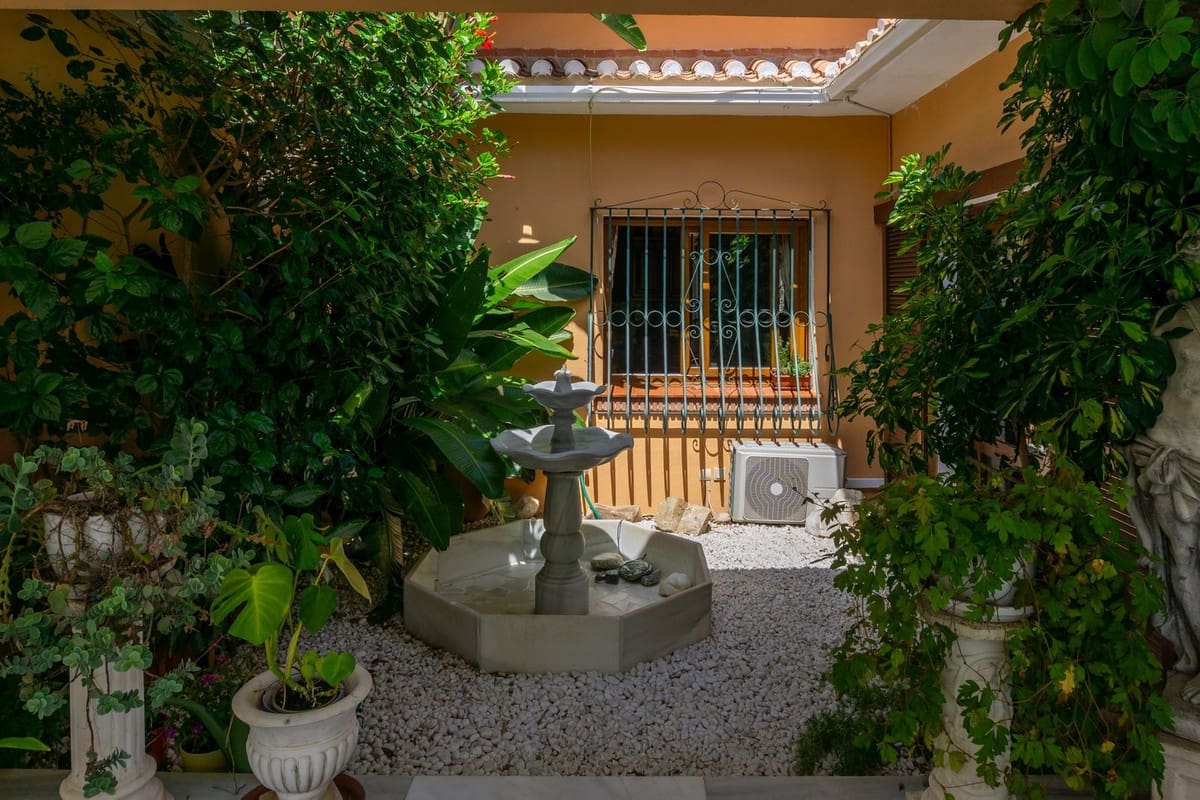 6 chambre Villa/Maison à vendre à El Paraiso avec piscine garage - 3 750 000 € (Ref: 10143118)
