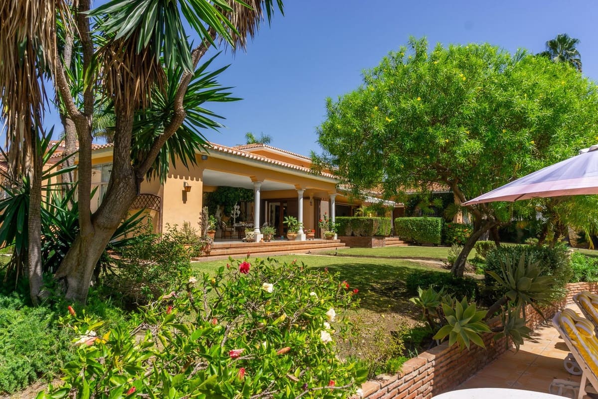 6 chambre Villa/Maison à vendre à El Paraiso avec piscine garage - 3 750 000 € (Ref: 10143118)