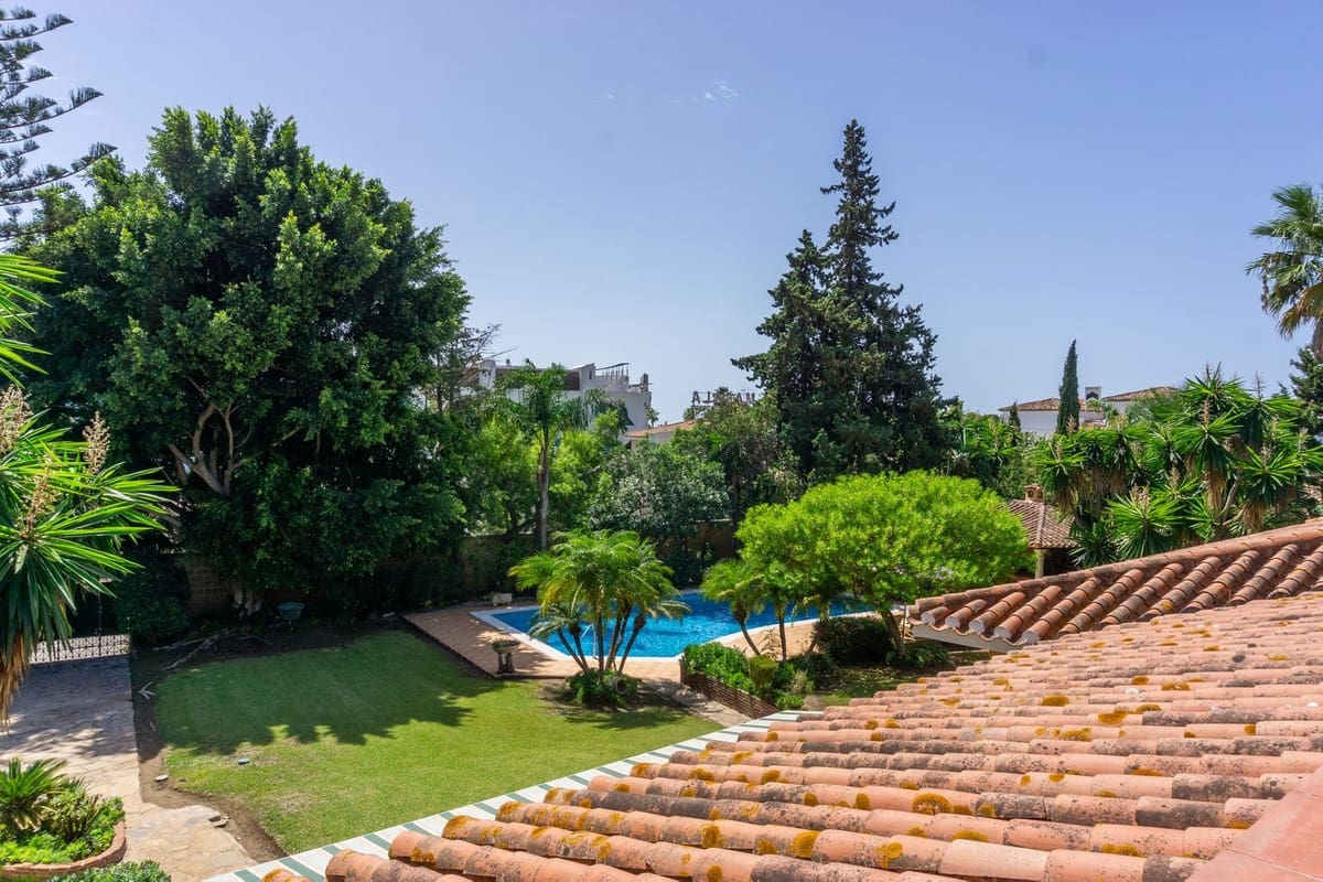 6 chambre Villa/Maison à vendre à El Paraiso avec piscine garage - 3 750 000 € (Ref: 10143118)