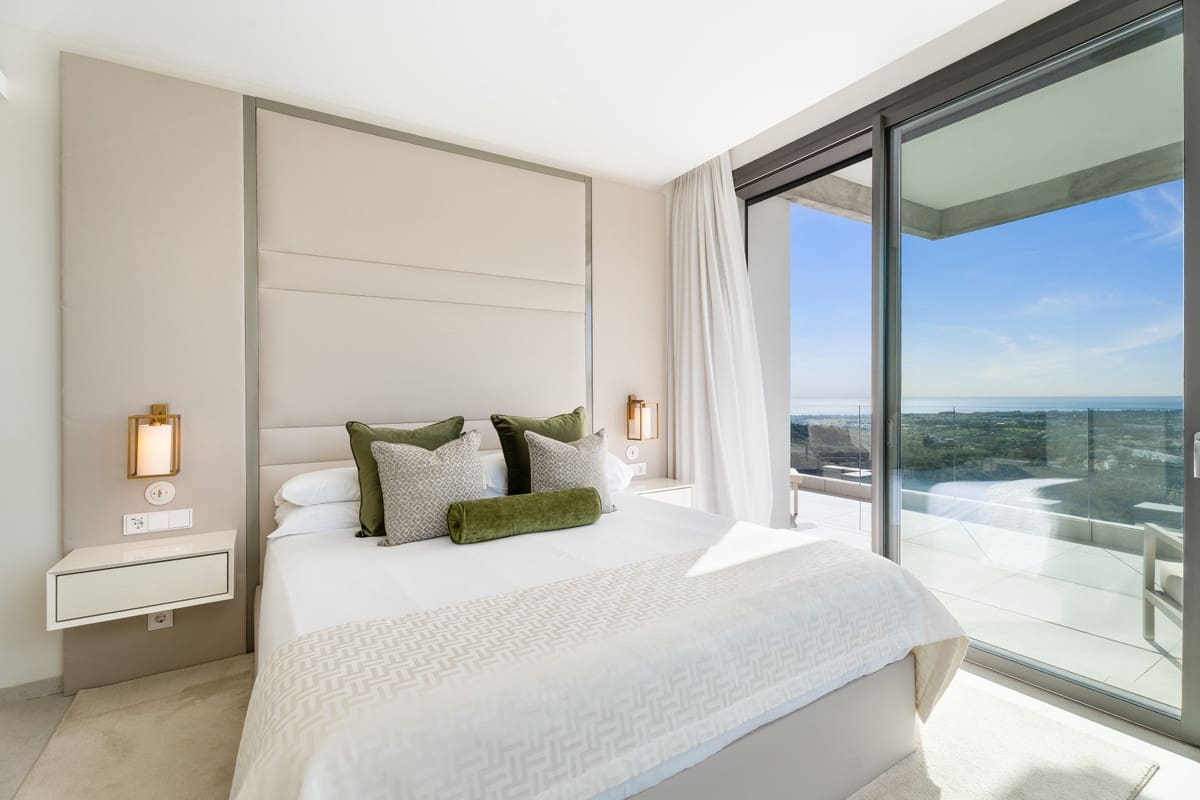3 slaapkamer Appartement te koop in La Quinta met zwembad garage - € 1.595.000 (Ref: 10143126)