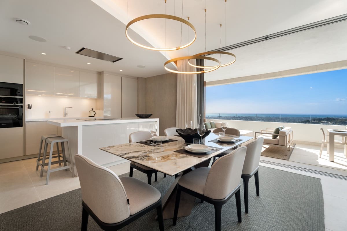 3 slaapkamer Appartement te koop in La Quinta met zwembad garage - € 1.595.000 (Ref: 10143126)
