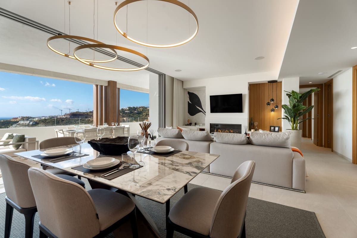 3 slaapkamer Appartement te koop in La Quinta met zwembad garage - € 1.595.000 (Ref: 10143126)