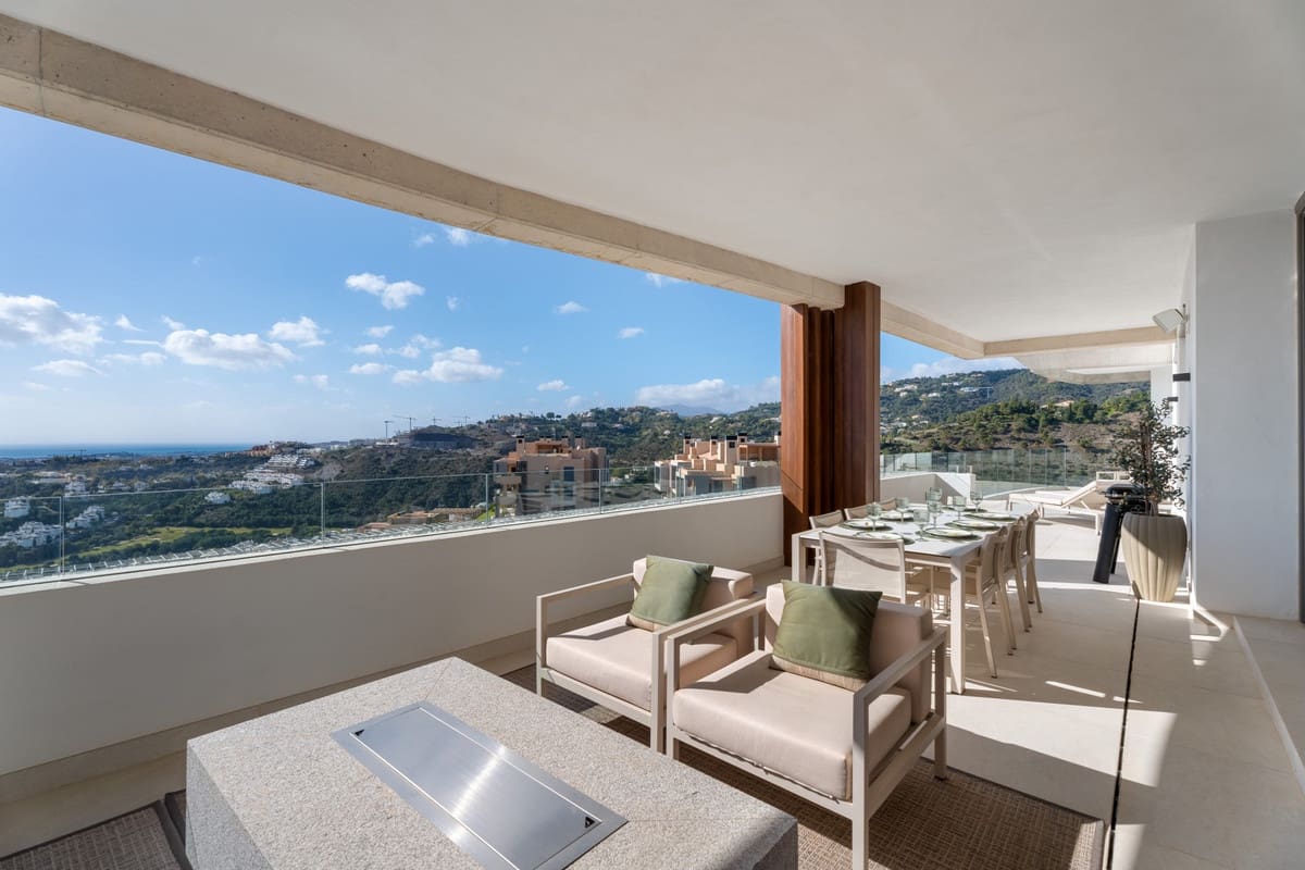 3 slaapkamer Appartement te koop in La Quinta met zwembad garage - € 1.595.000 (Ref: 10143126)