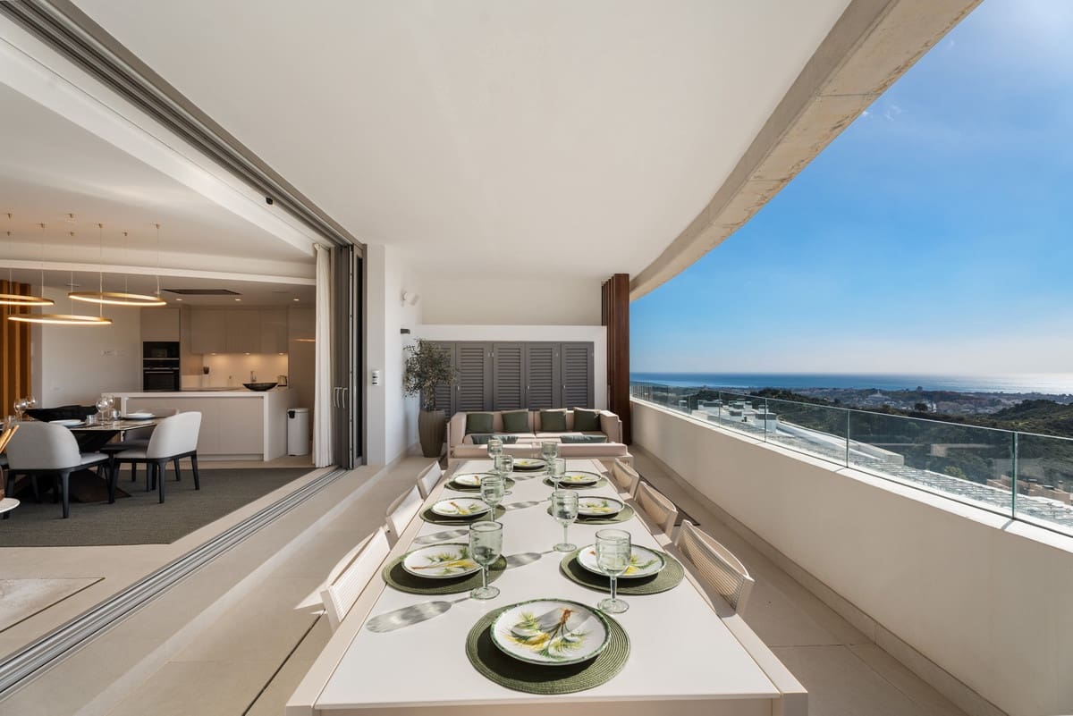 3 slaapkamer Appartement te koop in La Quinta met zwembad garage - € 1.595.000 (Ref: 10143126)