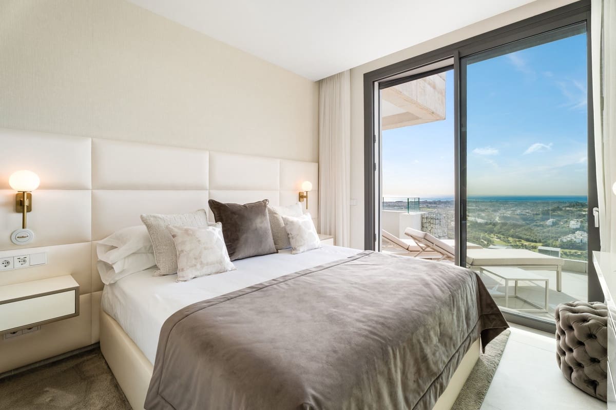 3 slaapkamer Appartement te koop in La Quinta met zwembad garage - € 1.595.000 (Ref: 10143126)
