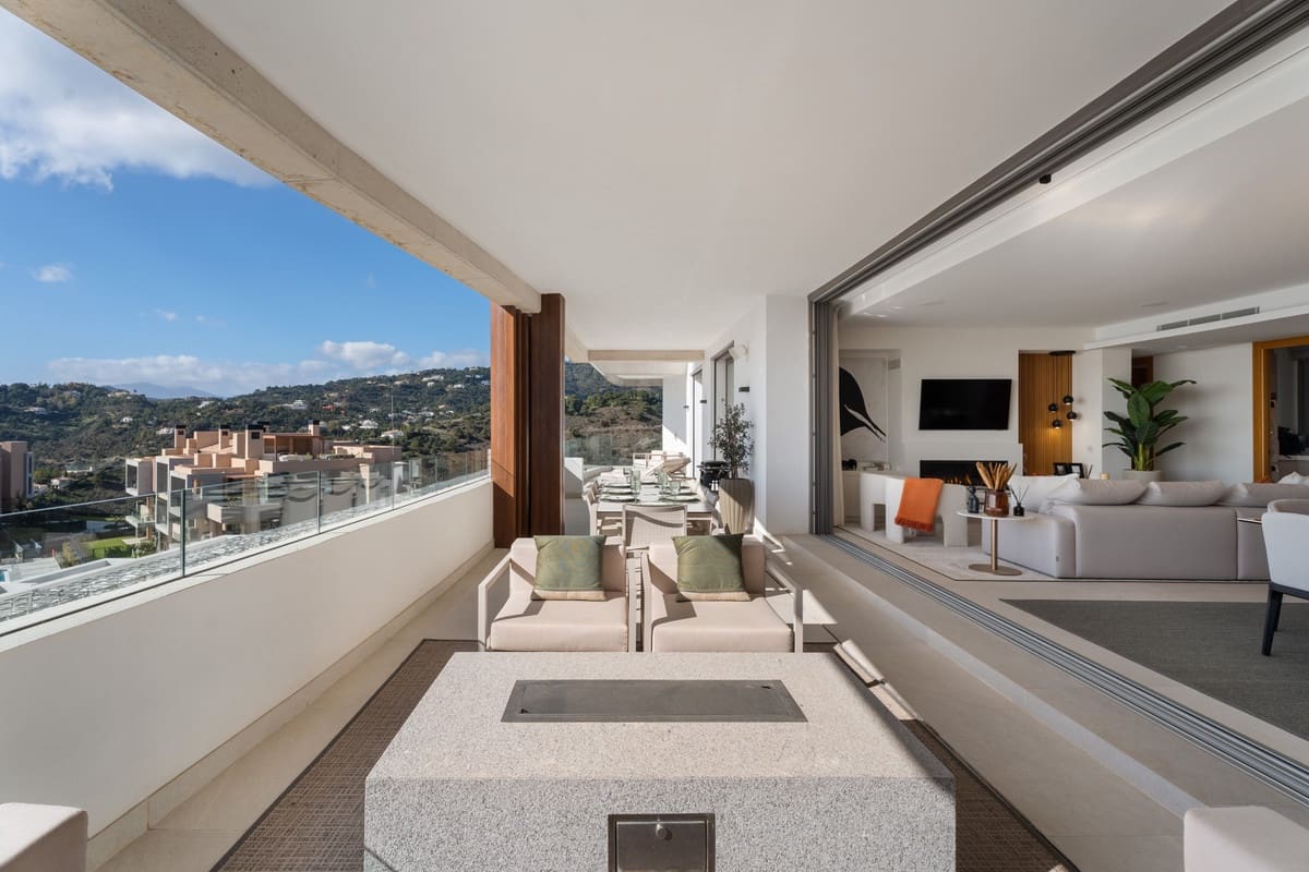 3 slaapkamer Appartement te koop in La Quinta met zwembad garage - € 1.595.000 (Ref: 10143126)